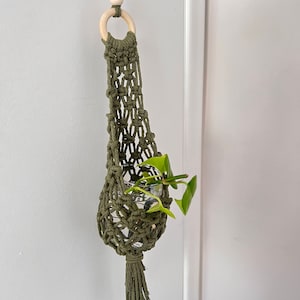 Macrame Air Plant Hanger | Plant Hanger | Plant Holder | Boho Decor | Home Decor | Indoor Plants | Planter | Wall Decor | Mini Planter