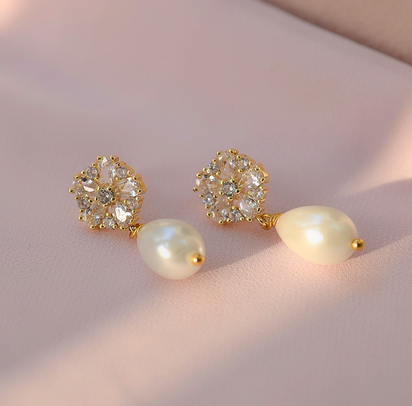 Flower Pearl Drop Earrings Elegant Earrings Bridal Pearl 