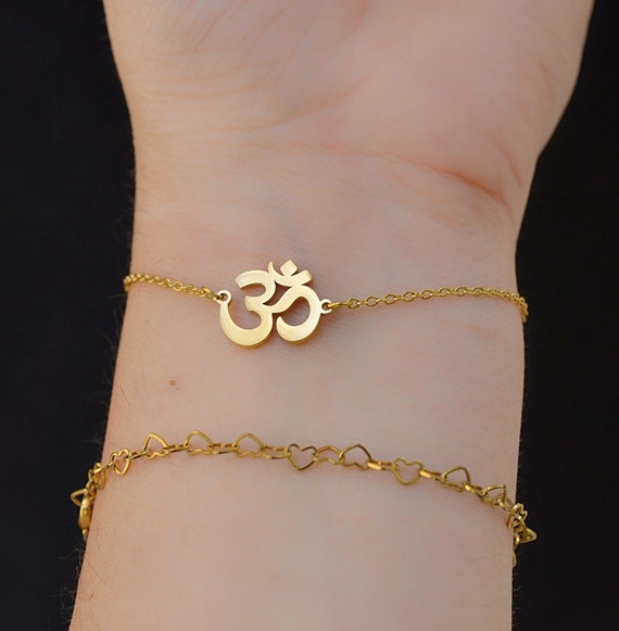 Ornate Om Baby Nazaria Gold Bracelet | Bracelet For Kids | CaratLane