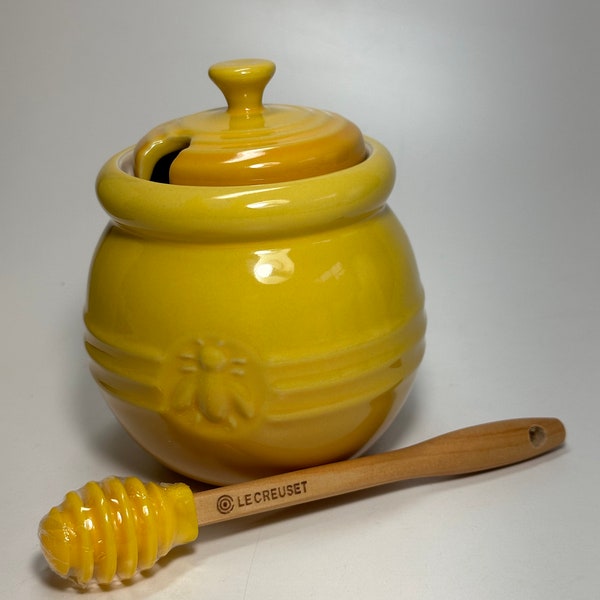 Le Creuset Dijon Stoneware Ceramic Honey Pot   ~ 16 ounces - New with Box
