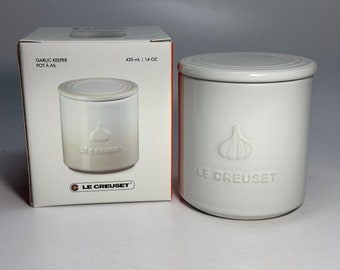 Le Creuset 14 ounce  Garlic Keeper White Stoneware Ceramic   ~  New with Box