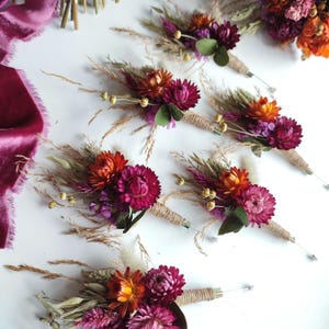 Dried flower buttonholes, using beautiful British grown flowers. No chemicals used. Environmentally friendly.