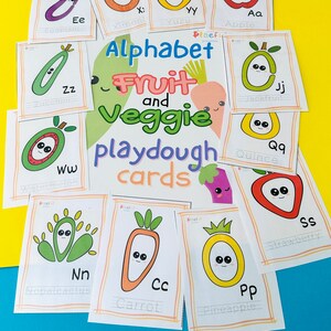 Tapetes de plastilina del alfabeto, tarjetas Play Doh, plastilina de frutas y verduras, preescolar, habilidades motoras finas de jardín de infantes, imprimibles de aprendizaje para niños