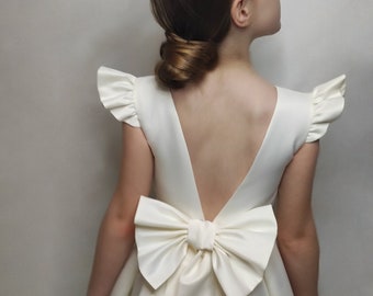Robe ivoire de fille de fleur d'oranger élégante robe ivoire clair élégante robe pour filles robe de fleur en satin robe pour un anniversaire robe de princesse