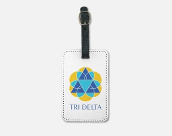 Traditioneller Tri Delta Gepäckanhänger (2er-Set) | Benutzerdefinierte Koffer-Buch-Taschenanhänger | Sorority Reisezubehör | Bid Day Big Little Alumnae Geschenke