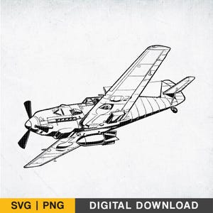 Op de afbeelding: Zwart-wit lijntekening illustratie van een vintage vliegtuig met een propeller en vleugels. De afbeelding bevat de tekst "SVG | PNG DIGITAL DOWNLOAD" in een geel en zwart banner.