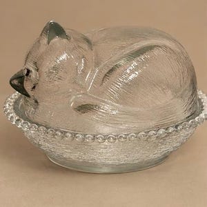 Vintage Cat on Nest - Etsy