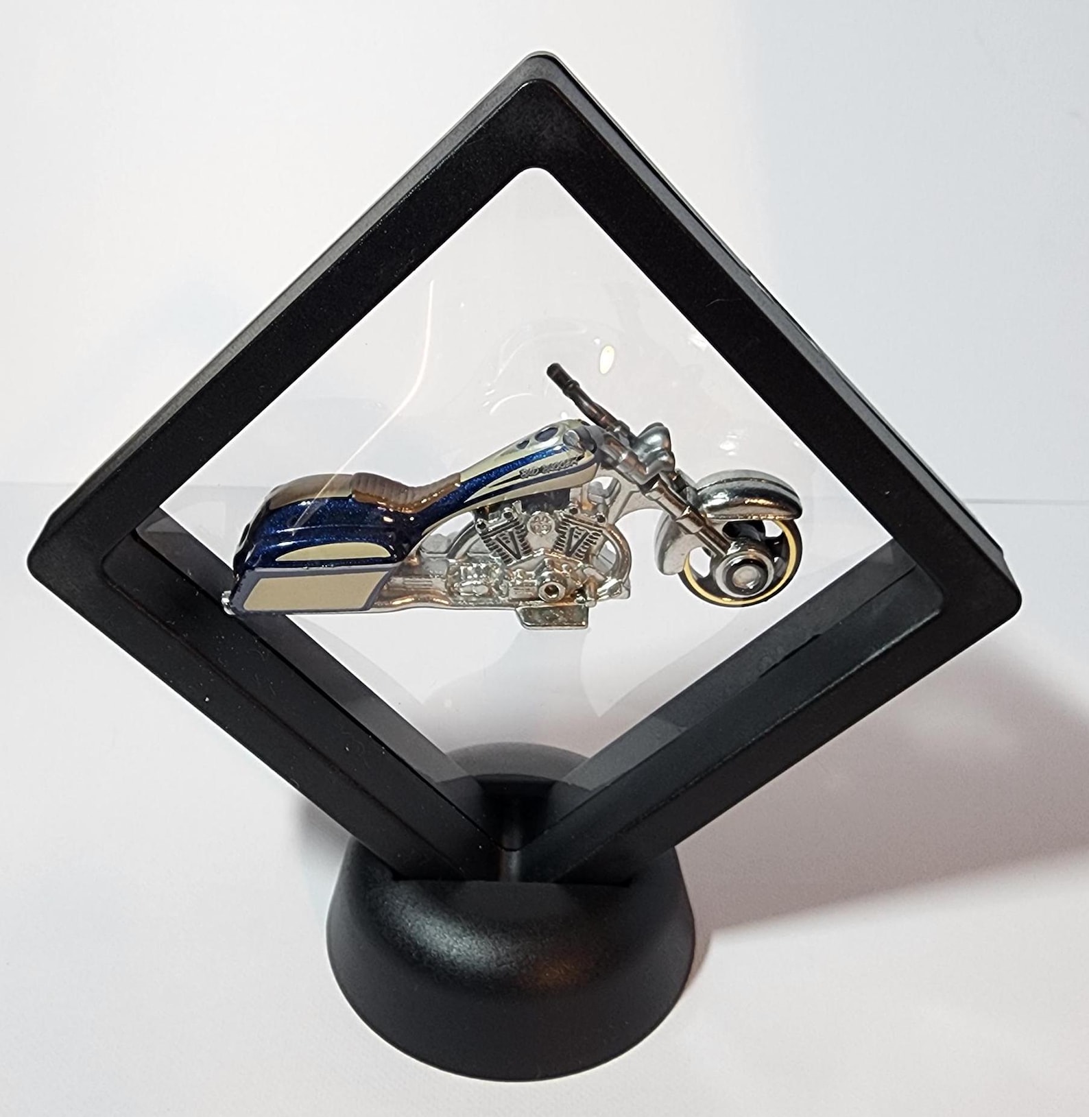 Hot Wheels Harley Davidson Bad Bagger in Floating Display - Etsy
