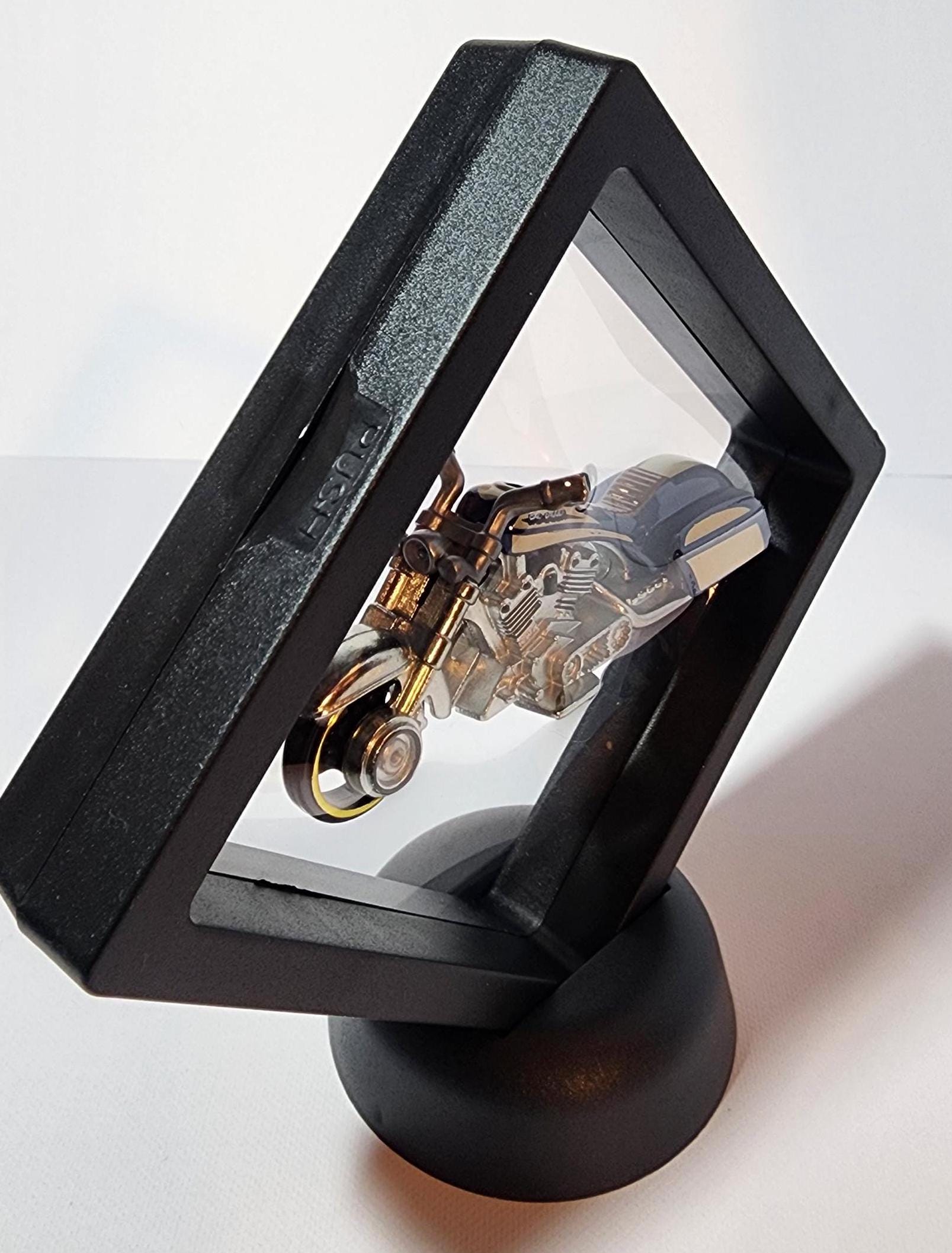 Hot Wheels Harley Davidson Bad Bagger in Floating Display - Etsy
