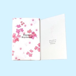 Carte d'anniversaire florale rose