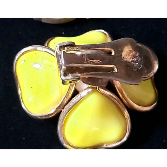 Crown Trifari CAMELLIA Bead Demi-Parure Yellow Mi… - image 8