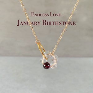 Handgefertigte Januar Birthstone Kristallhalskette für Frau, Granat Edelstein, Kreis Ring Anhänger Schmuck, zierliches Jubiläumsgeschenk für Frau