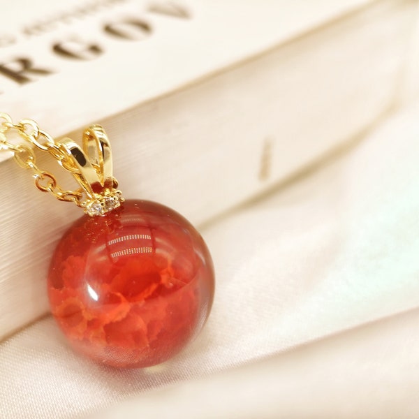Collier pendentif sphère en agate de feu naturelle Fiery Gems, chaîne en or rempli d'or 18 carats, rouge, pendentif orbe inhabituel