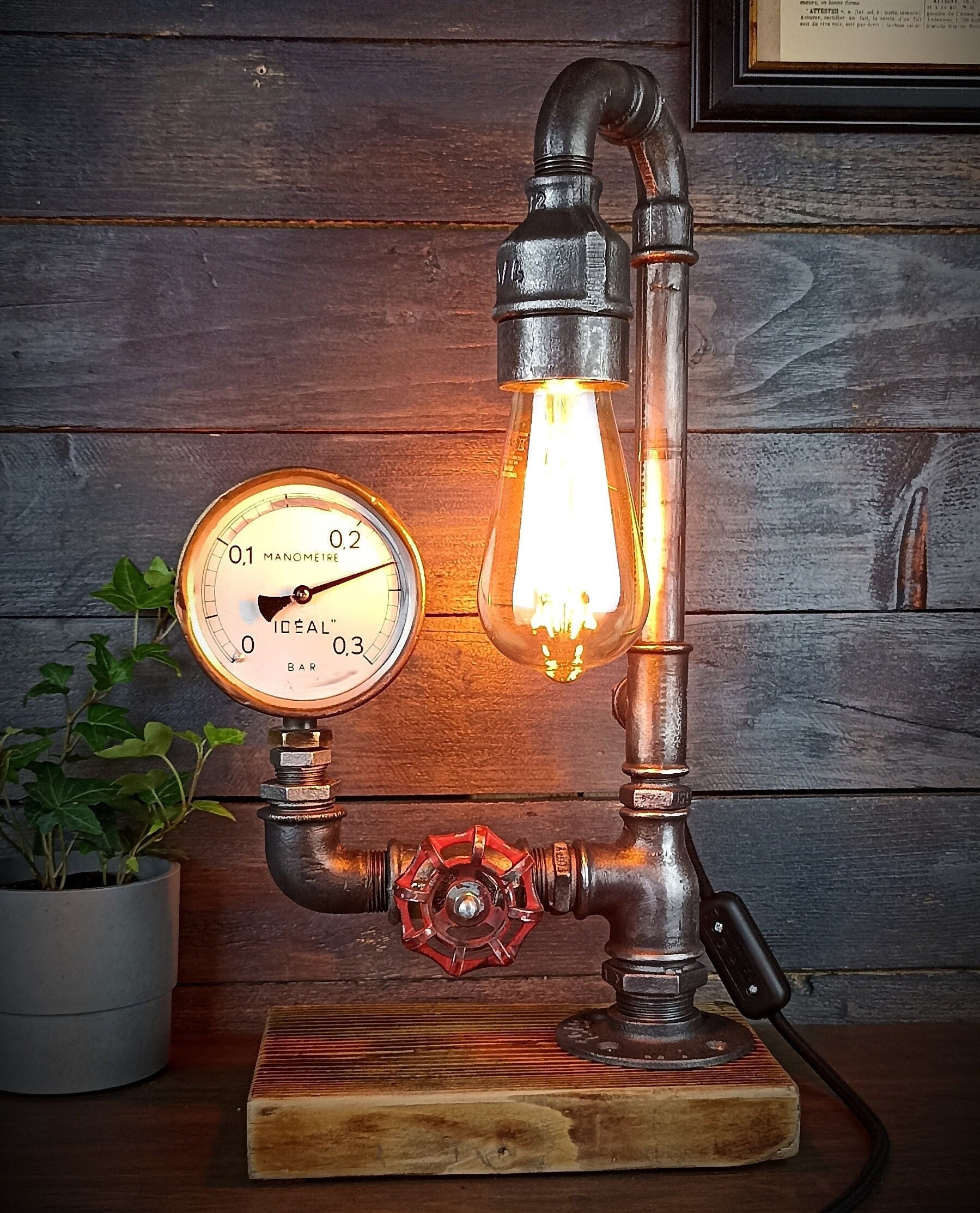 Lampe industrielle Steampunk.