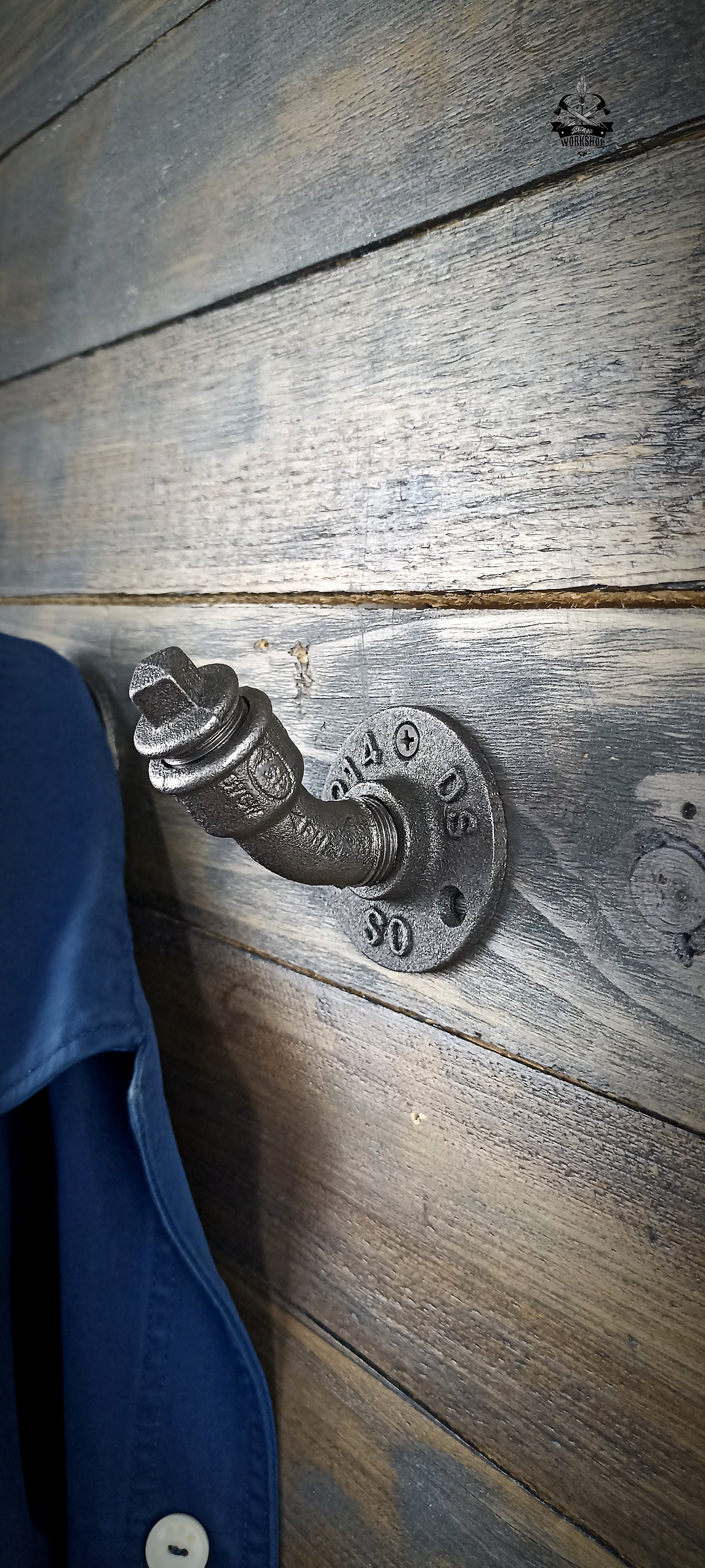 Porte-manteau mural en métal avec étagère Porte-cintre pour vêtements  Rustique récupéré rack cadeau Étagère dentrée industrielle avec crochets  Porte-serviettes en bois -  France