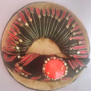 Hand-embroidered leather mouth brooch – Artistic textile jewelry, original and daring accessory
