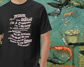 Camiseta con poema de cóctel de gambas - Texto deformado 100% ALGODÓN colores más oscuros