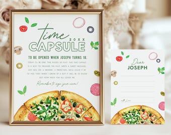 Può includere: Un cartello incorniciato con le parole "Time Capsule" e illustrazioni di pizza, con il testo "Da aprire quando Joseph compie 18 anni". Una carta abbinata recita "Caro Joseph". Il design include illustrazioni di cibo in stile acquerello.