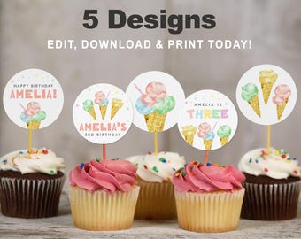 Könnte beinhalten: Fünf Cupcake-Topper mit verschiedenen Designs, die Aquarell-Eiswaffeln zeigen. Die Topper sagen "Happy Birthday Amelia!" "Amelia's 3rd Birthday" "Amelia ist drei" und zwei Topper haben Eiswaffeln ohne Text.