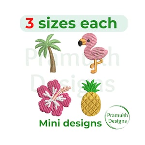 Op de afbeelding: Geborduurde mini-ontwerpen met een palmboom, flamingo, hibiscusbloem en ananas. De tekst luidt "3 maten elk" en "Mini-ontwerpen". Een Pramukh Designs-logo staat rechtsonder. De ontwerpen zijn in tinten roze, groen, bruin en geel.