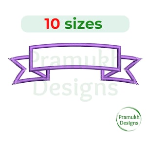 Könnte beinhalten: Lilafarbener Banner mit einem leeren Feld in der Mitte. Der Text "10 Größen" befindet sich über dem Banner. Der Text "Pramukh Designs" befindet sich unter dem Banner.