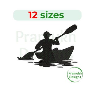 Könnte beinhalten: Schwarze Silhouette einer Person im Kajak. Die Person paddelt mit einem Paddel. Das Kajak befindet sich im Wasser. Das Bild enthält den Text "12 Größen".