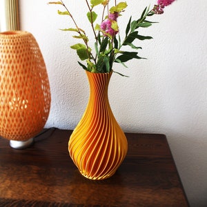 3D Printed Watertight Vase - Classic Yellow - Minimalistic Design - Timeless Color - 32 CM - Rome Vase