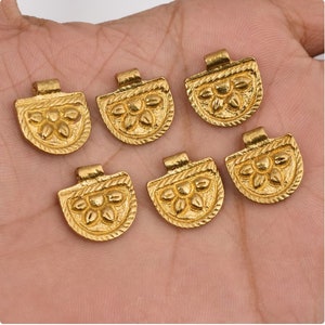 13mm - 20pcs Raw Brass Semi- Circular Floral Charms, Floral Geometric Charm Pendant For Jewelry Makings And Macramé , Jewelry Supplies