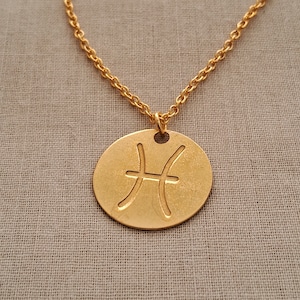14K Solid Gold Naszyjnik ze Znakiem Zodiaku Ryby, Delikatny Naszyjnik z Horoskopem, Złota Biżuteria, Wisiorek ze Znakiem Zodiaku, Prezent dla Niej, Prezent Ślubny, Prezent dla Matki