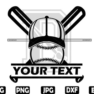 Op de afbeelding: Zwart-wit baseball ontwerp met twee gekruiste knuppels en een baseballpet met een honkbal in het midden. De tekst "YOUR TEXT" wordt weergegeven op een banner onder het ontwerp.