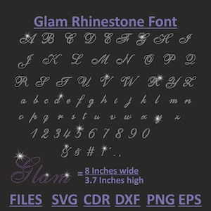 Peut inclure: Une conception numérique présentant une police Glam Rhinestone, avec des lettres majuscules et minuscules, des chiffres et des symboles. La police mesure environ 20.3 cm de large et 9.4 cm de haut, avec un effet scintillant. Formats de fichiers : SVG, CDR, DXF, PNG, EPS.