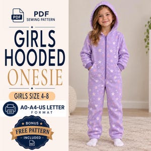 Può includere: Una tuta intera con cappuccio color lavanda con un motivo a stelle e cuori bianchi, chiusura frontale con zip e maniche lunghe con polsini. Il testo a sinistra recita PDF SEWING PATTERN, GIRLS HOODED ONESIE, GIRLS SIZE 4-8, A0-A4-US LETTER FORMAT, BONUS FREE PATTERN.