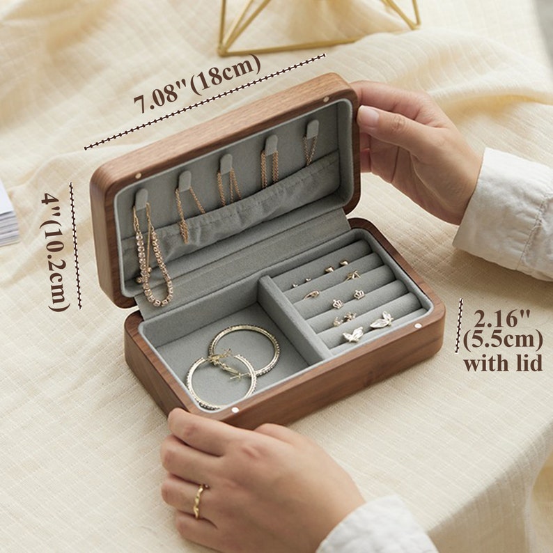Caja de joyería gris verde de madera de nogal macizo, organizador de joyas de madera personalizado para almacenamiento de anillos de collar de pulsera de pendientes, regalo para ella Grey & Small