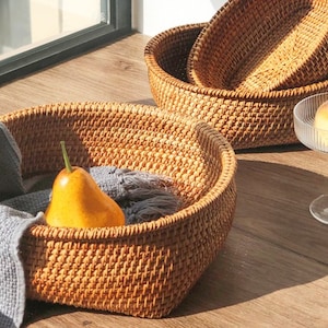 Handmade Square Bottom Circle Woven Fruit Wood Rattan Tray Basket for Home Cosmetic Clothes Bathroom Living Room Housewarming Gift