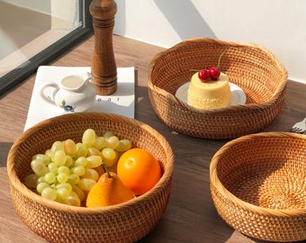 Handmade Circle Woven Fruit Wood Rattan Tray Basket for Home Cosmetic Clothes Bathroom Living Room Storage Hand Baskets Housewarming Gift