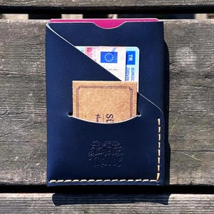 Porta-passaporte de couro personalizado – Carteira de viagem feita à mão com compartimentos para cartão – Capa de passaporte personalizada, presente para viajantes