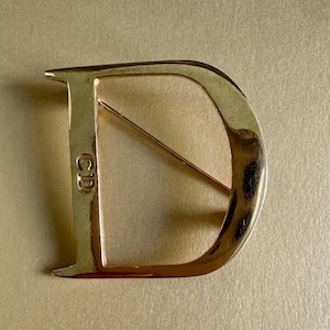 Vintage Dior Brooch, Dior Rare Brooch Collectible Vintage, Vintage Dior Brooch – Iconic “D” Logo – Gold-Tone Elegance from Paris Auction