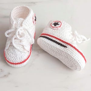 Booties for newborn boys or girls 100% cotton, Baby coming home outfit, Crochet baby shoes, Baby sneakers, Baby booties, Gift for newborn