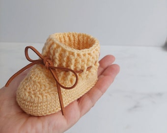 Hand knitted wool baby booties,Baby knitted shoes,crochet sneakers,Baby shoes sock,Crib shoes,Newborn gift,Crochet baby girl boy booties