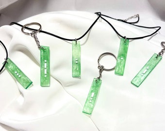 Morsecode Letter Charms voor kettingen of sleutelhangers - UV-reactief groen