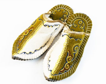 Filz Hausschuhe Handarbeit Filzpantoffeln Filzlatschen Merinowolle Ornament Stikerei Felt slippers handmade Geschenkidea Damen EU Gr. 40