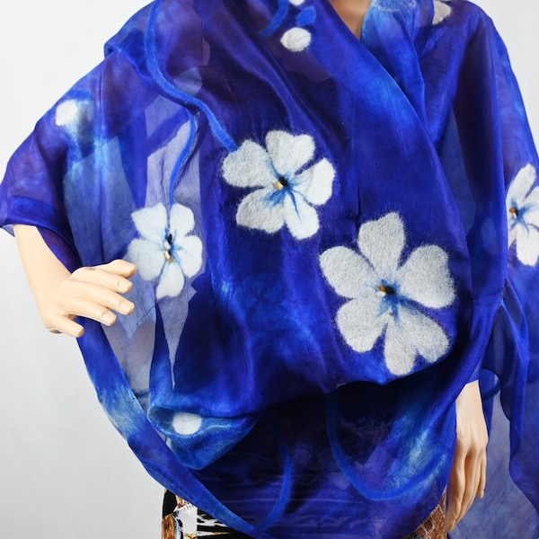 Seidenschal Royalblau Muster Merinowolle Gefilzt Stola Handarbeit felted Merino Wool Silk scarf Exklusive Unikat Frauentag Geschenk