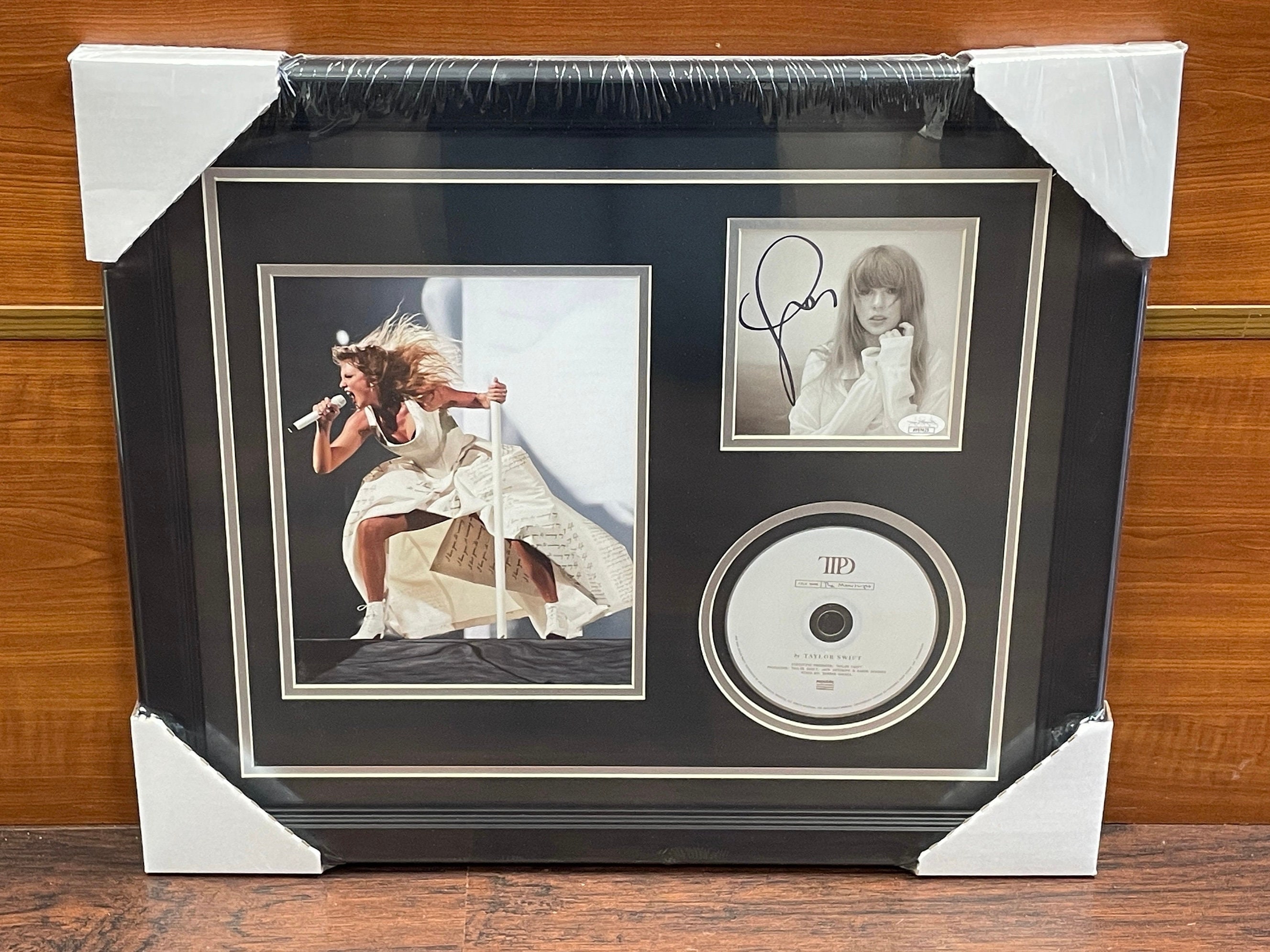 Lover Live From Paris レコード＋TTPD サインCDセット Taylor Swift Lover (Live From Paris) Heart Shaped Vinyl 2025