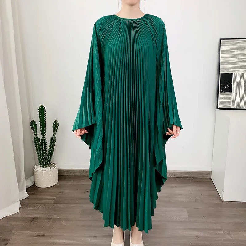 Solid Classy and Unique Latest Vintage Plissé Pleated Dresses V Neck ...