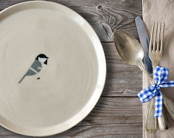 Table decoration, original ceramic tableware with illustration of birds, vintage ceramic plate, ceramic tableware, British birds