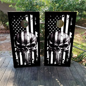 2 envoltórios Cornhole IMPERMEÁVEIS / Caveira preta e branca / Bandeira dos EUA / Decalque / Laminado / Fácil de aplicar / Par de skins Cornhole / Personalizado / Placa