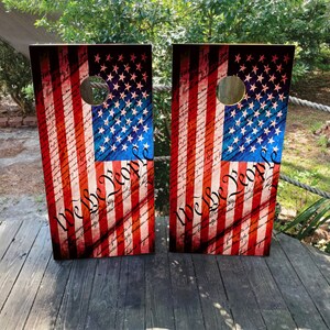 2 envoltórios de Cornhole IMPERMEÁVEIS / Decalques de bandeira WE The PEOPLE / Laminados / Fácil de aplicar / Par de peles de Cornhole / Impressão personalizada / Veterano