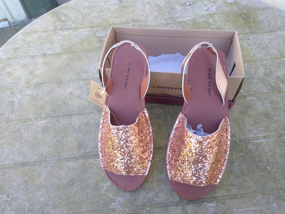 Dunlop Spanish Slingback Sandals.rose 