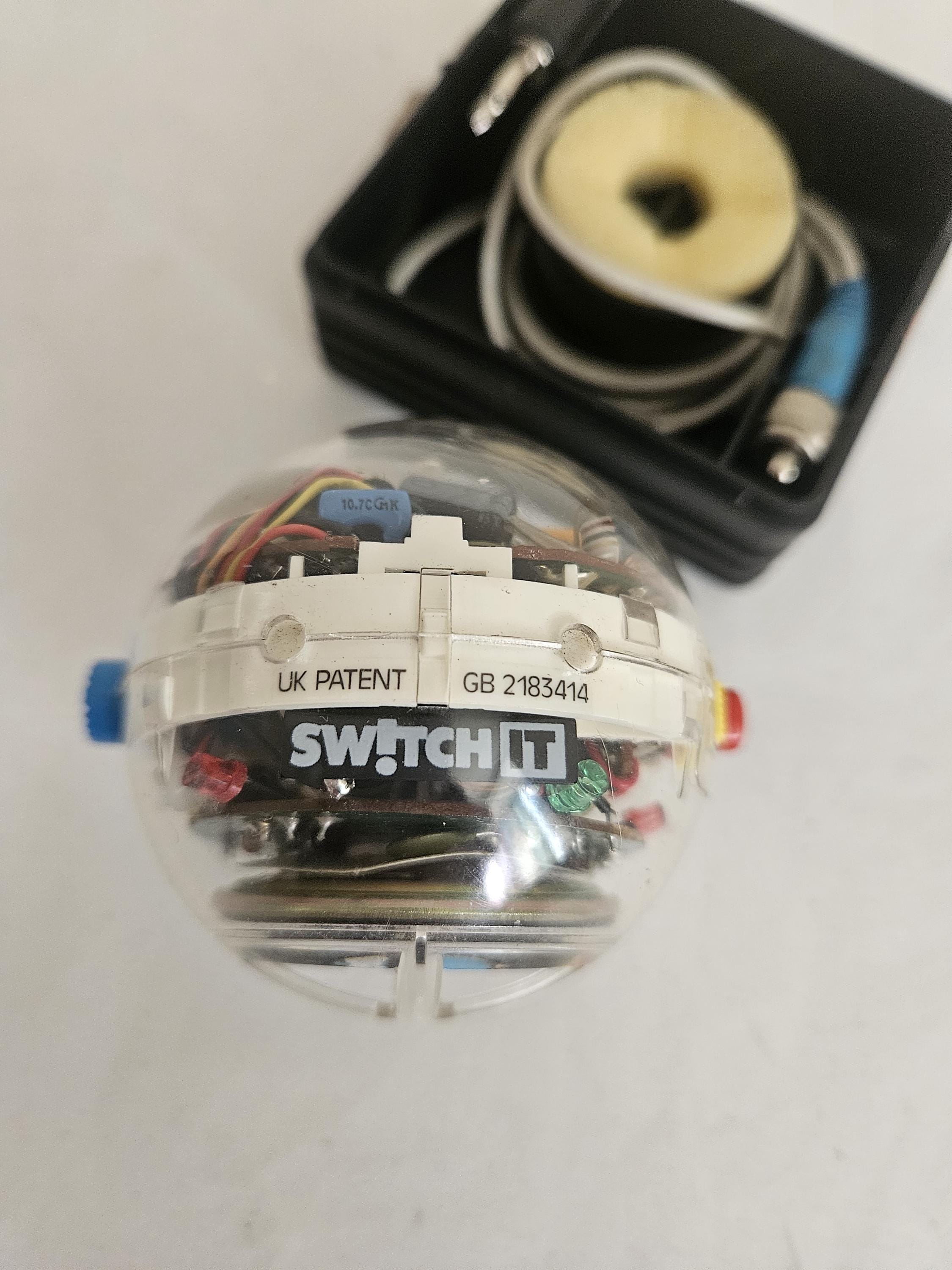 Switch It! Portable Wearable Am/fm Radio 1989 Novelty Lights up