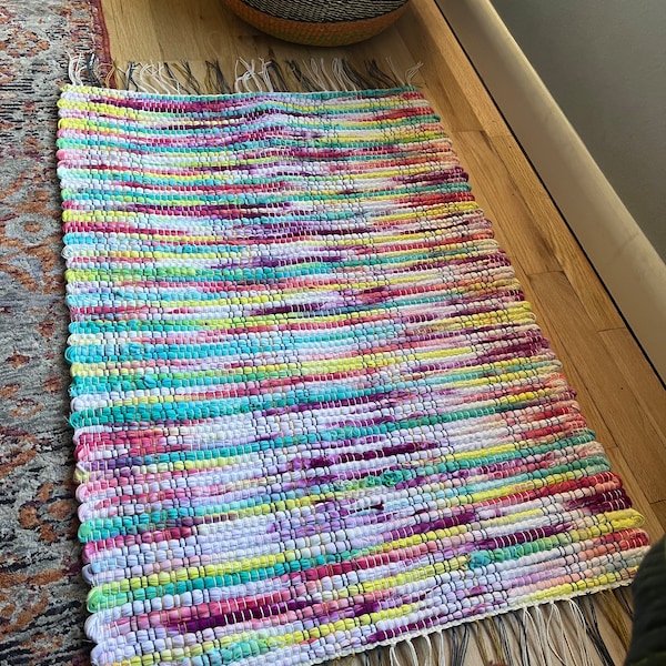 Handmade rag rug, multicolored rug. Bright colored cheerful rug. 30”x21” pink, yellow, blue, green, white rug. Recycled bedsheet fabric rug.